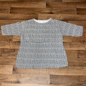 Motherhood Gray & White Floral Nursing Top